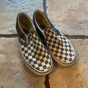 Size 8.5 (women’s) Vans classic slip on